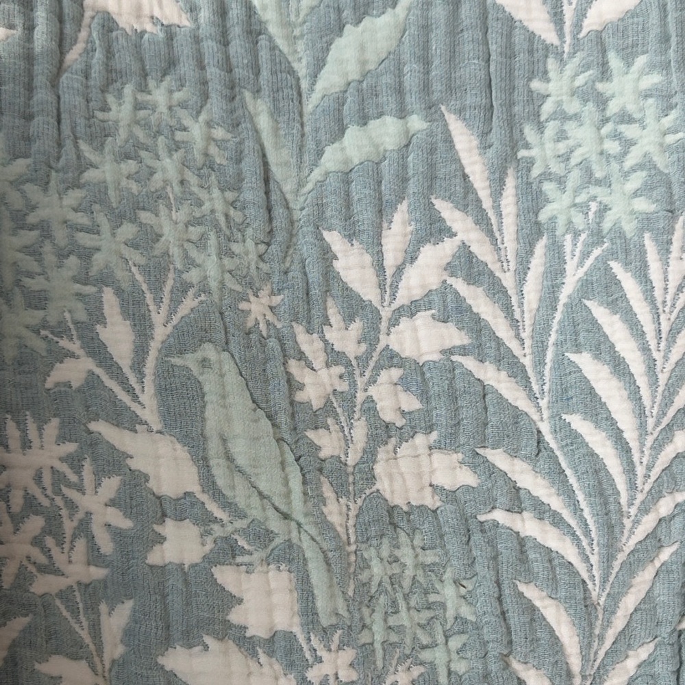 Quilted 100% Organic Cotton Bedspread KING Luxury Birds in Spring New With Tags - Picture 9 of 15